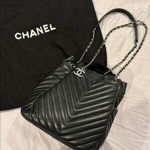 CHANEL Black Chevron Shoulder/Crossbody Bag Authentic